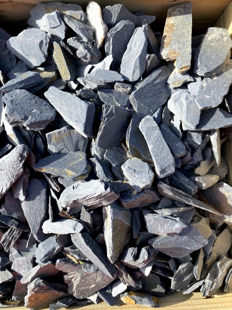 Blue Slate Chippings - 40mm - Image 3