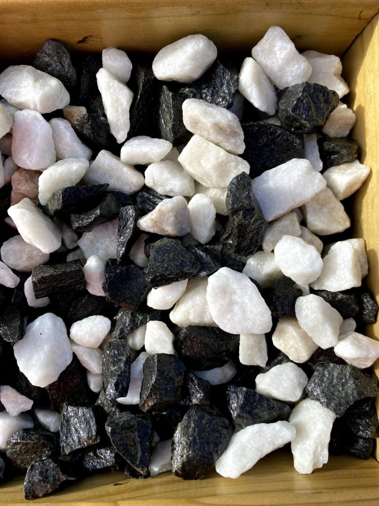 Panda Black & White Stone Chippings - Image 2